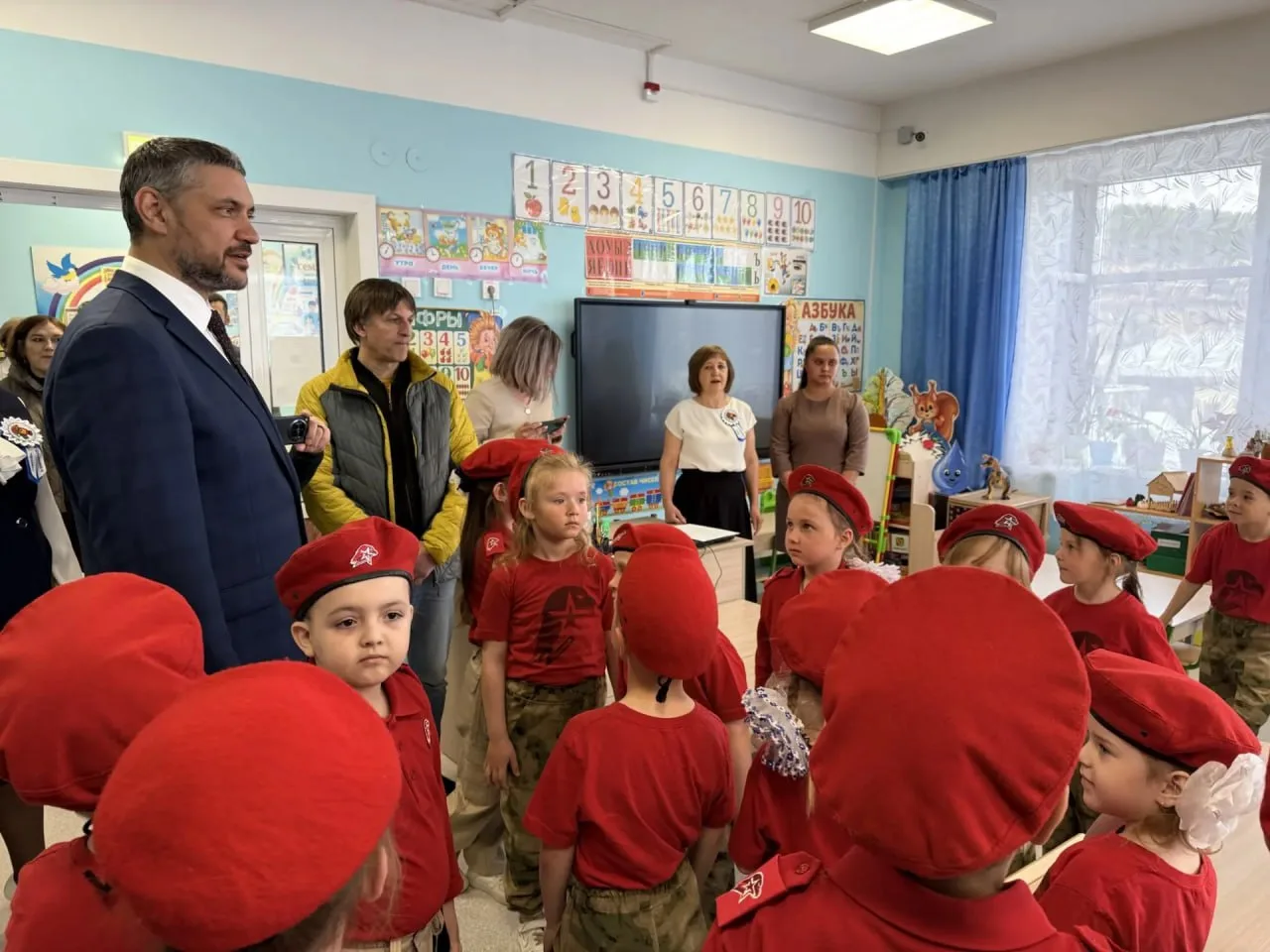 Новый двухэтажный детский сад на улице Декабристов в Петровске-Забайкальском, который был построен в
