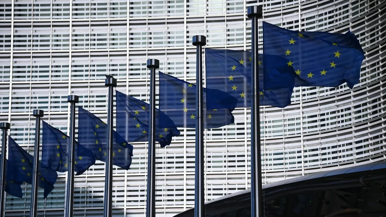 ЛАВРОВ | СМЕНА РИТОРИКИ ЕС ПО ПЕРЕГОВОРАМ ПО УКРАИНЕ ВЫЗЫВАЕТ ВОПРОСЫ О ЕЕ ЦЕЛЯХ

Резкая "смена плас