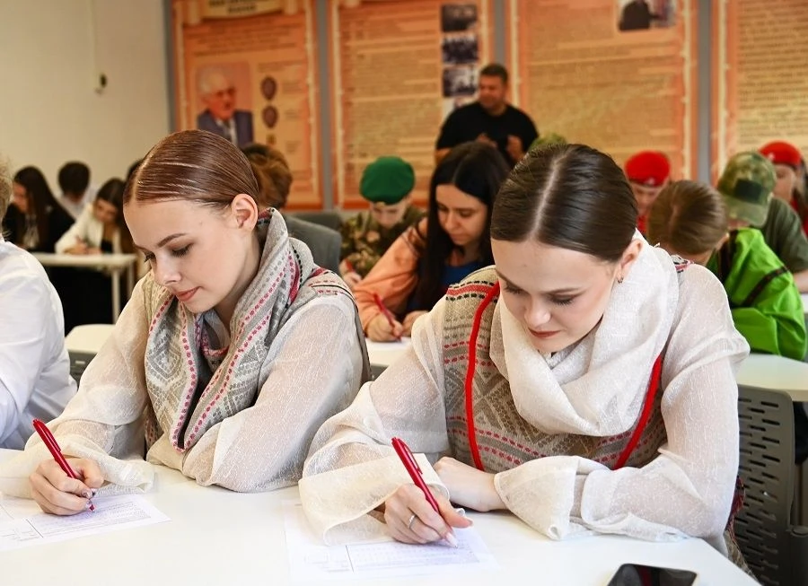 🇷🇺 8 сентября впервые отметили День языков народов Российской Федерации