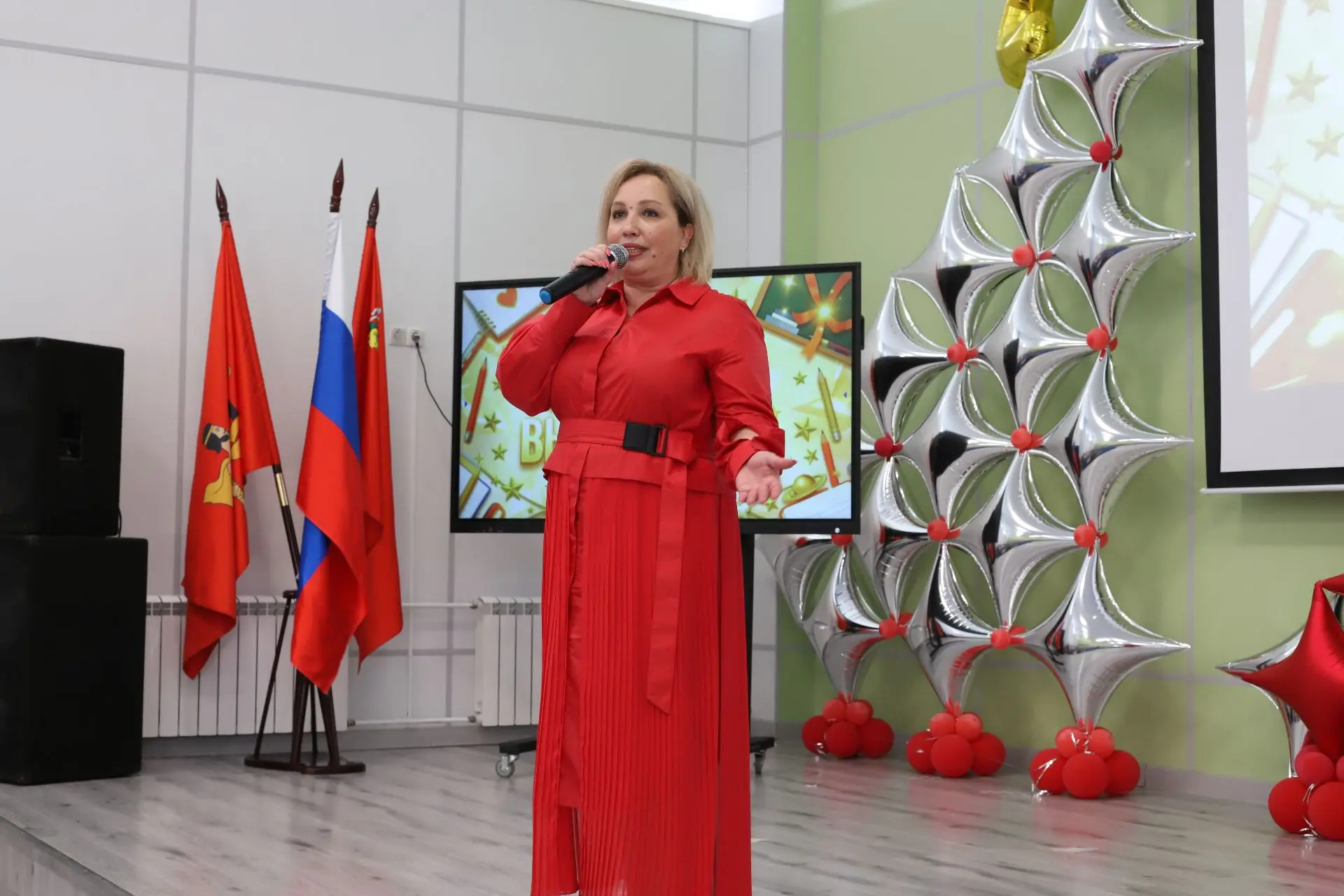 🍃 ПРОЩАЙ, НАЧАЛКА! ЗДРАВСТВУЙ, БОЛЬШАЯ ЖИЗНЬ! 🎓✨ Сегодня в школе «Корнеева» особенная тишина... Кото