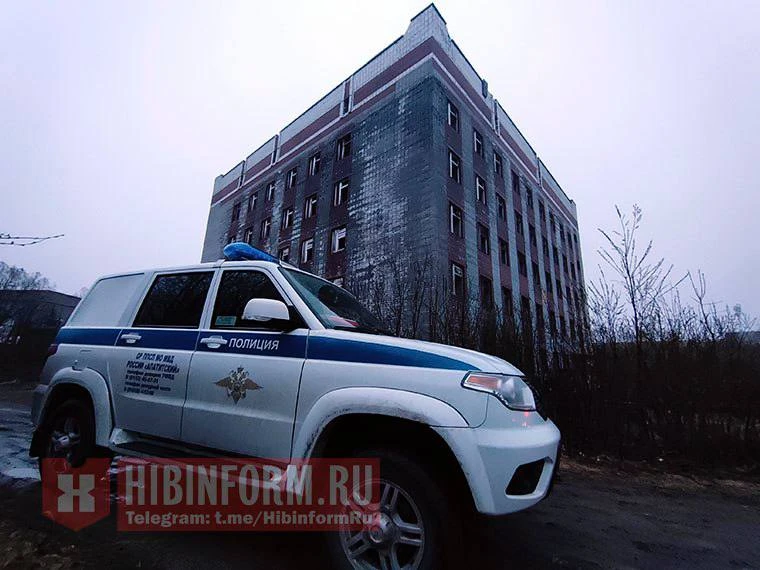 ⚠️ Ночью у недостроенной больницы КНЦ РАН в Апатитах обнаружили тело мужчины  Страшную находку сдела