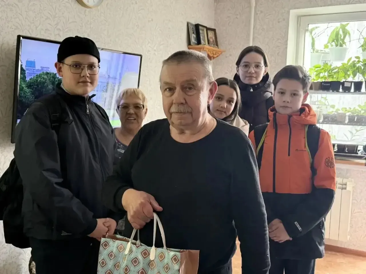 🫂 С теплом и заботой: ученики Многопрофильной школы №39  присоединились к акции «Ветеран живёт рядом