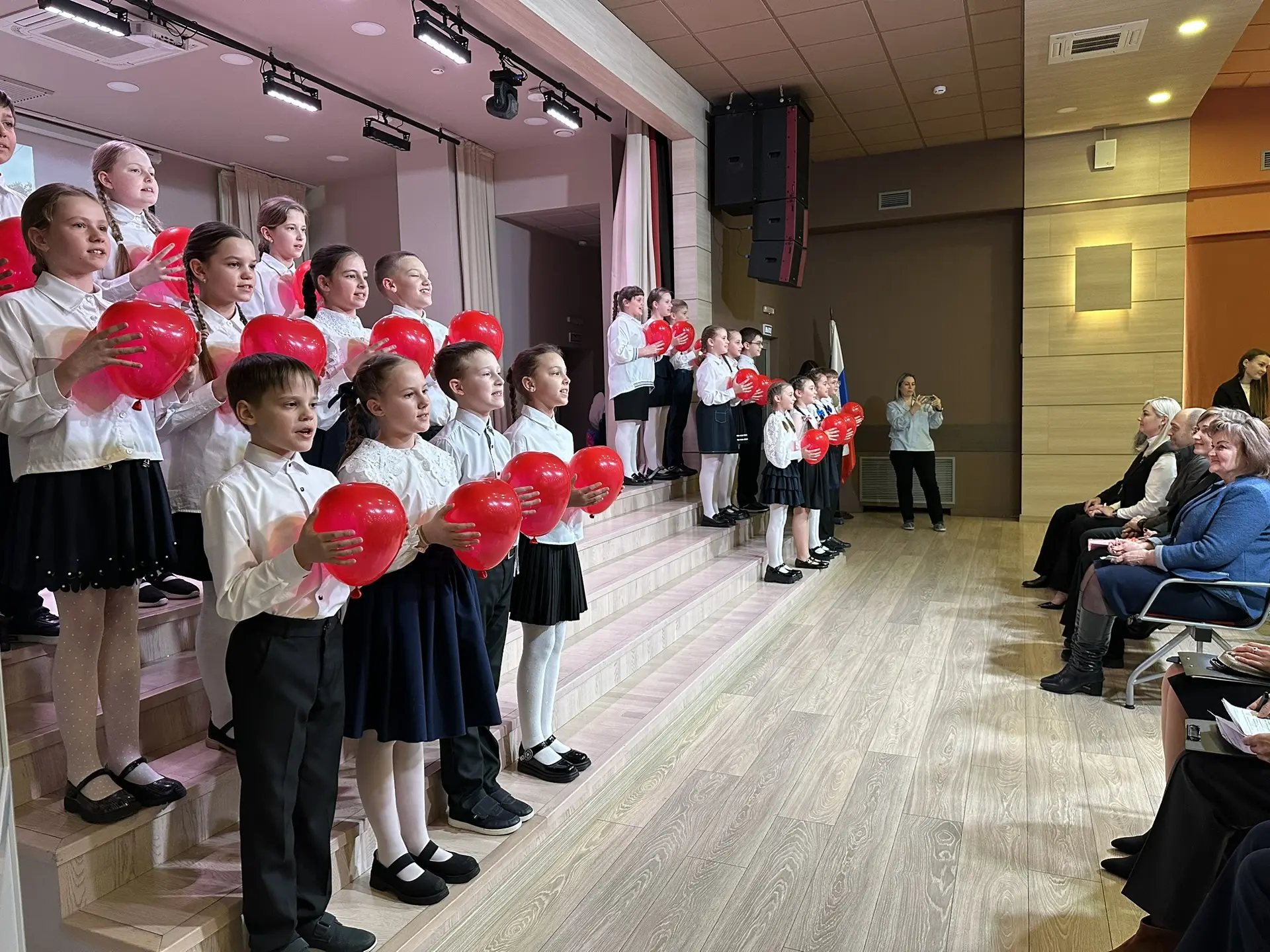 🏛️ На базе ШКОЛЫ №38 ГОРОДА ШАХТЫ состоялось общегородское родительское собрание.   Сегодня в нашем 