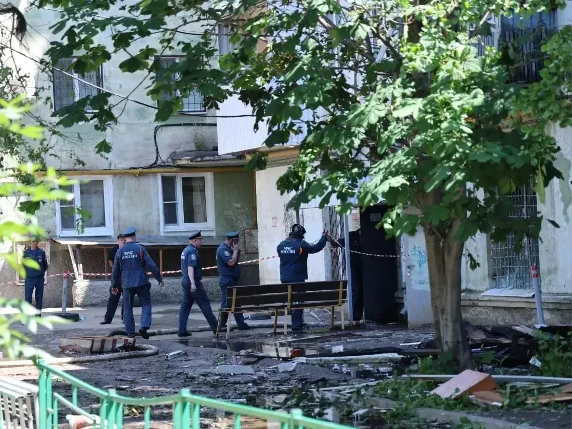 Пострадавшие при пожаре в доме №20 на улице 22 Партсъезда начали получать помощь — 23 человека уже о