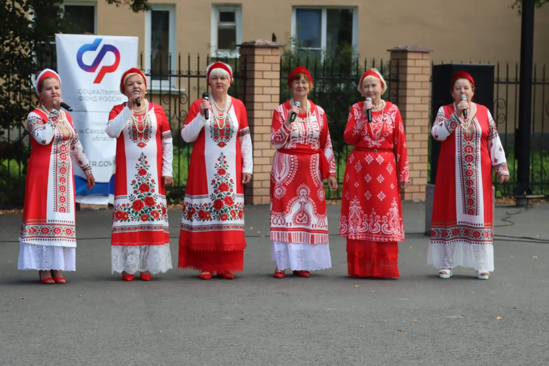 🍂 Праздник урожая в Алапаевске: щедрость земли и тепло сердец!