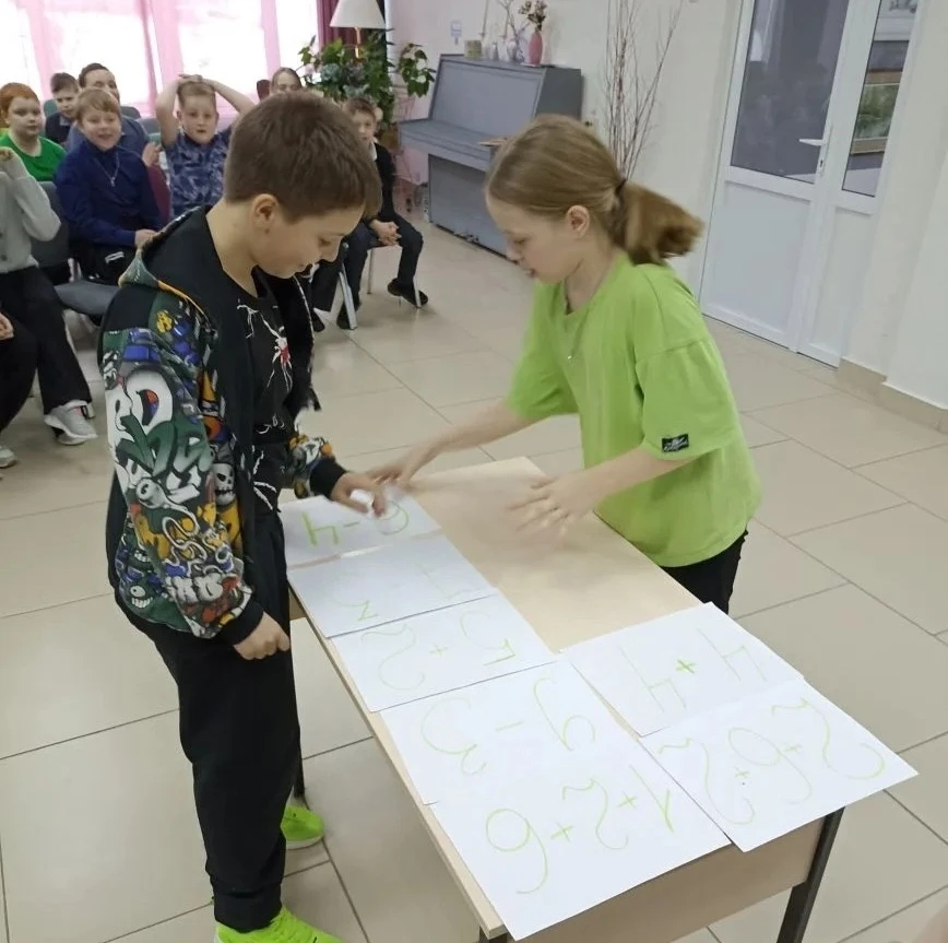 👥️️🌟ЕСТЬ ТАКАЯ ПРОФЕССИЯ – РОДИНУ ЗАЩИЩАТЬ!🌟👥️️  18 февраля ученики 4Д класса (классный руководитель