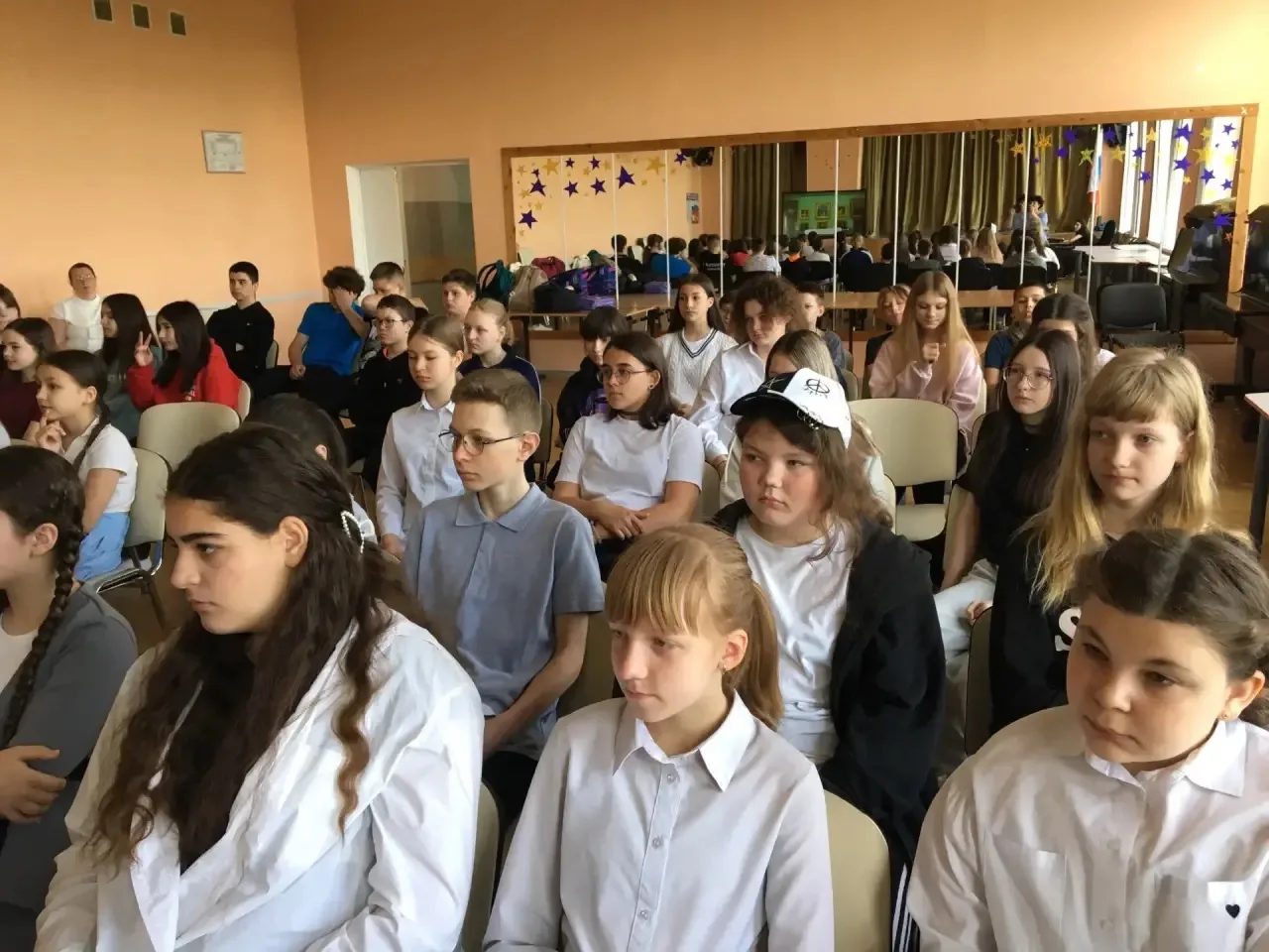 Разговоры о важном: ценности, которые нас объединяют 🇷🇺  Сегодня, 18 мая, в нашей школе прошло итого
