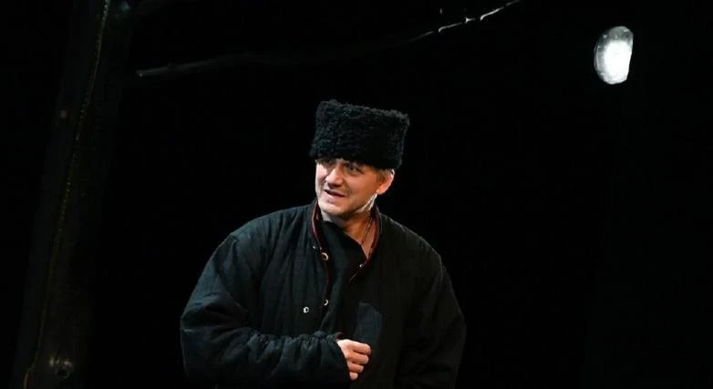 Иван Шалиманов отмечает 20-летие на сцене Курганского театра драмы