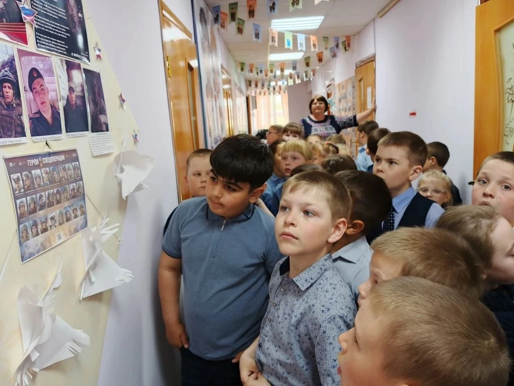Обучающиеся разных объединений посетили Дом детского творчества, где прошла удивительна...