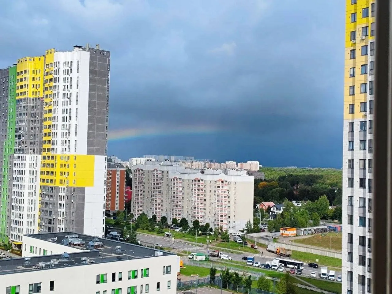 Сентябрьская радуга озарила небо на выходных 🌈