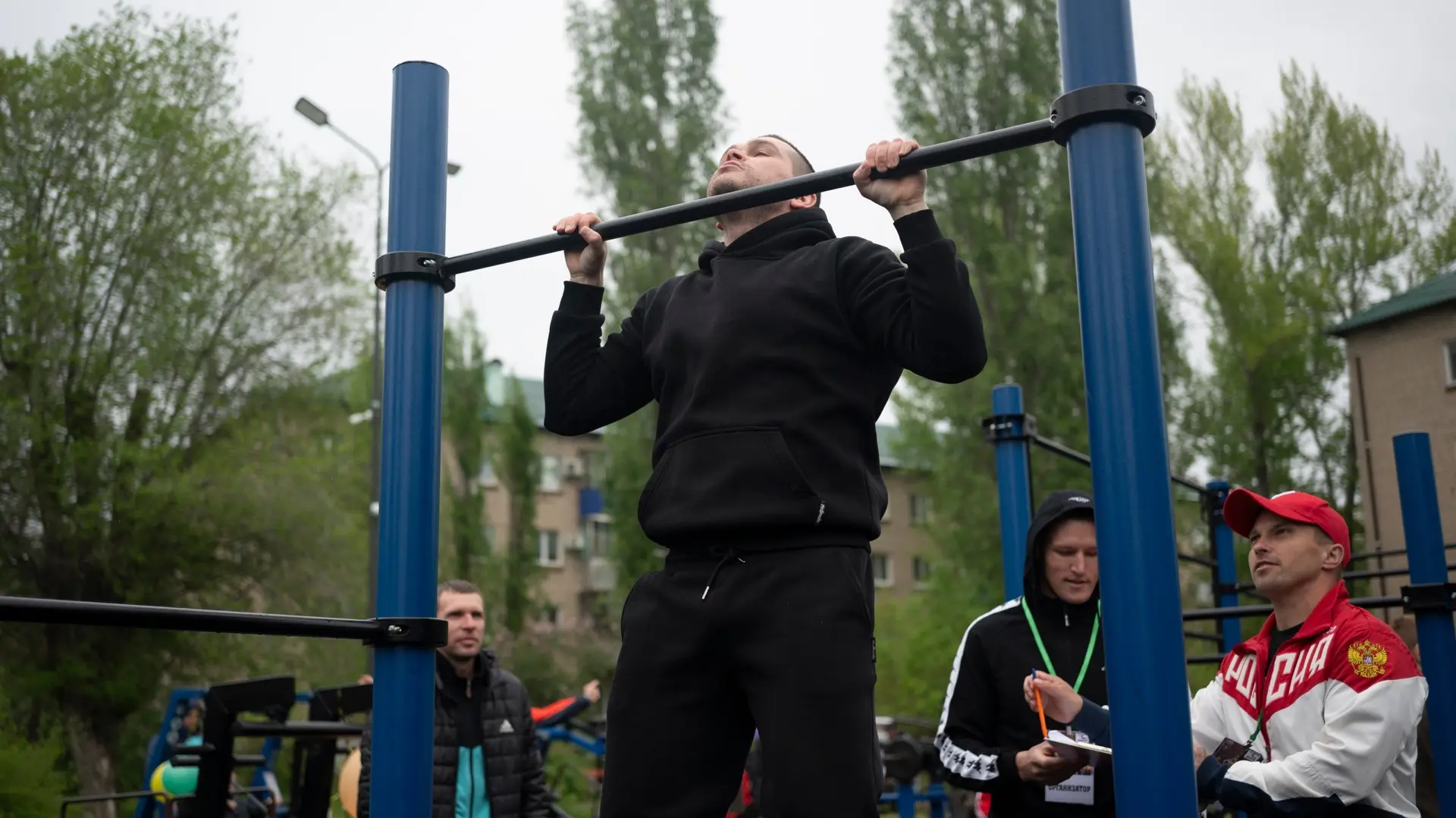 💪🏻 В Балакове прошел масштабный фестиваль уличного спорта  Турники, силовые элементы, музыка, мастер