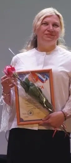 Уважаемая Елена Викторовна💐! 

От всей души поздравляем Вас с Днём Рождения🎉!

Пусть этот день ста