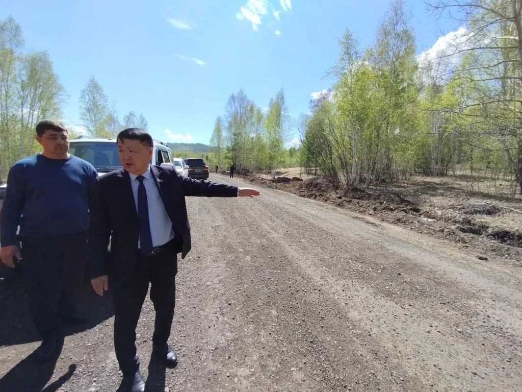 Организуя подъездные пути от трассы к своим участкам, читинские дачники засыпали водоотводы и водопр