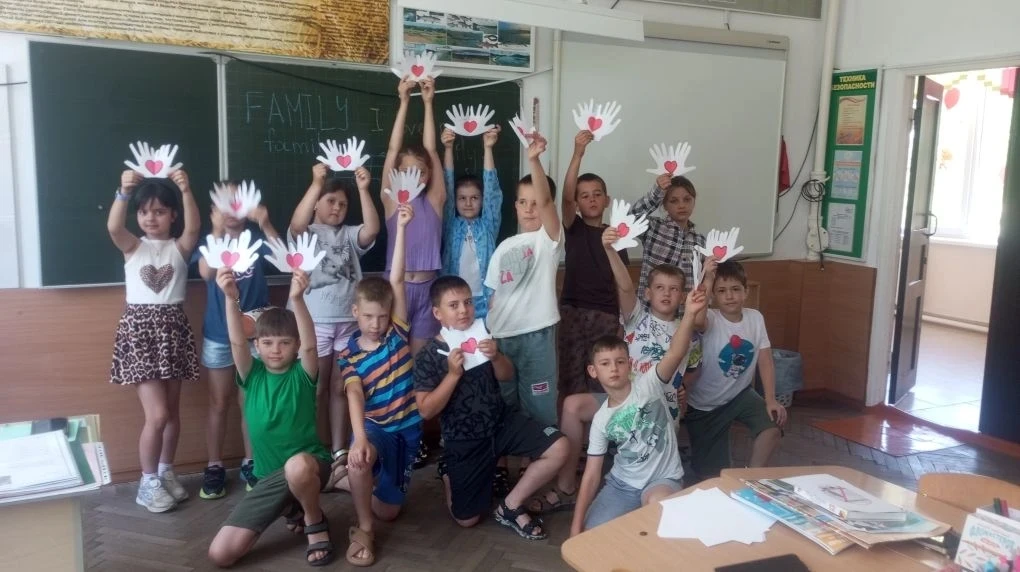 🎉 У нас в лагере снова было круто! 🎉

16 июня прошёл день «Я и моя семья» — и он получился по‑наст