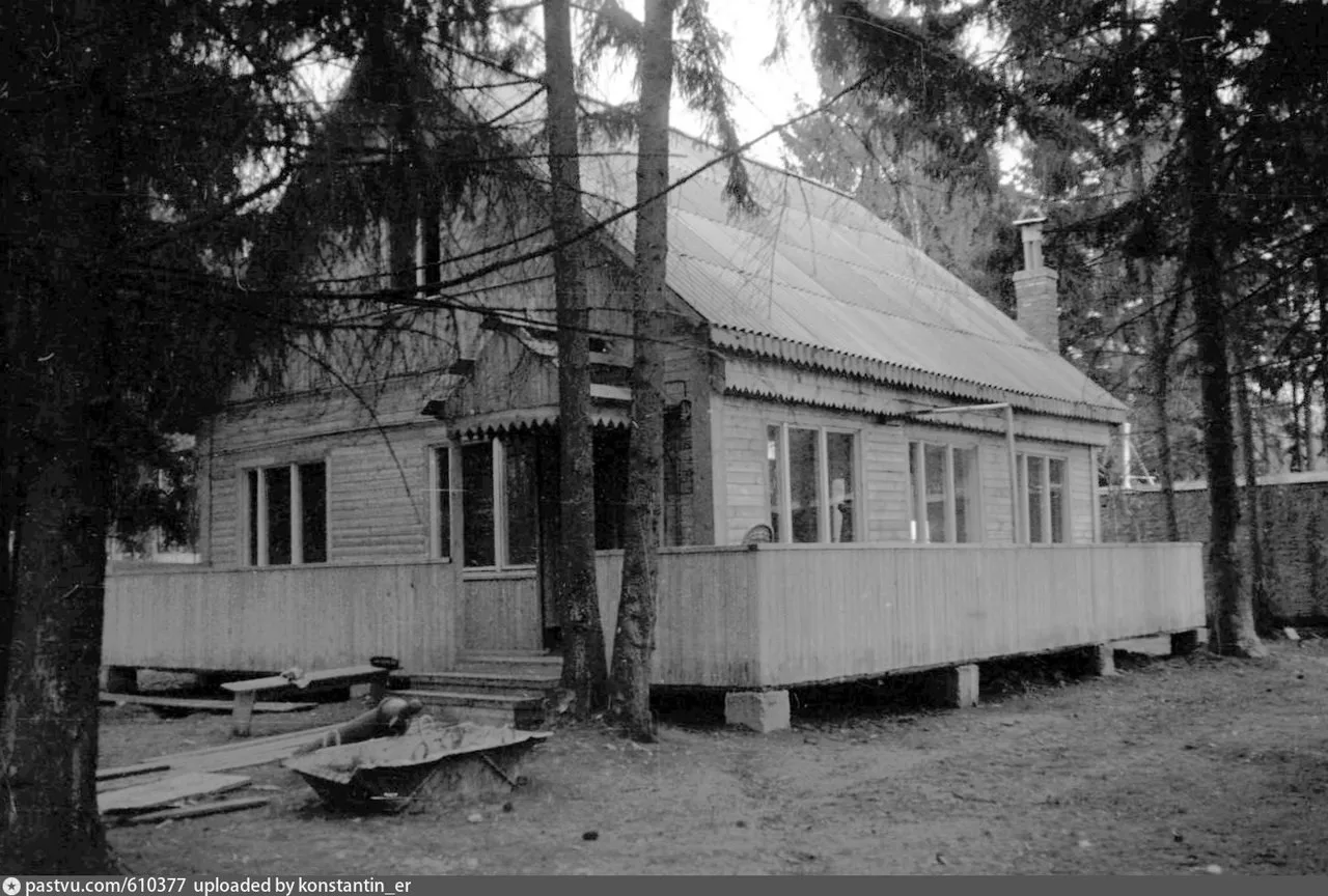 ДСК _Советский писатель_, дача В.С. Высоцкого на участке Э.Я. Володарского