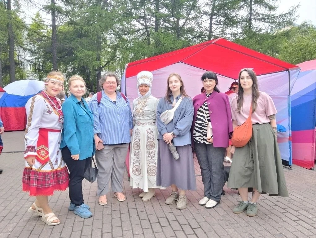 🌟 12 июня наша страна отмечала главный государственный праздник. Коллектив Мурманского областного т