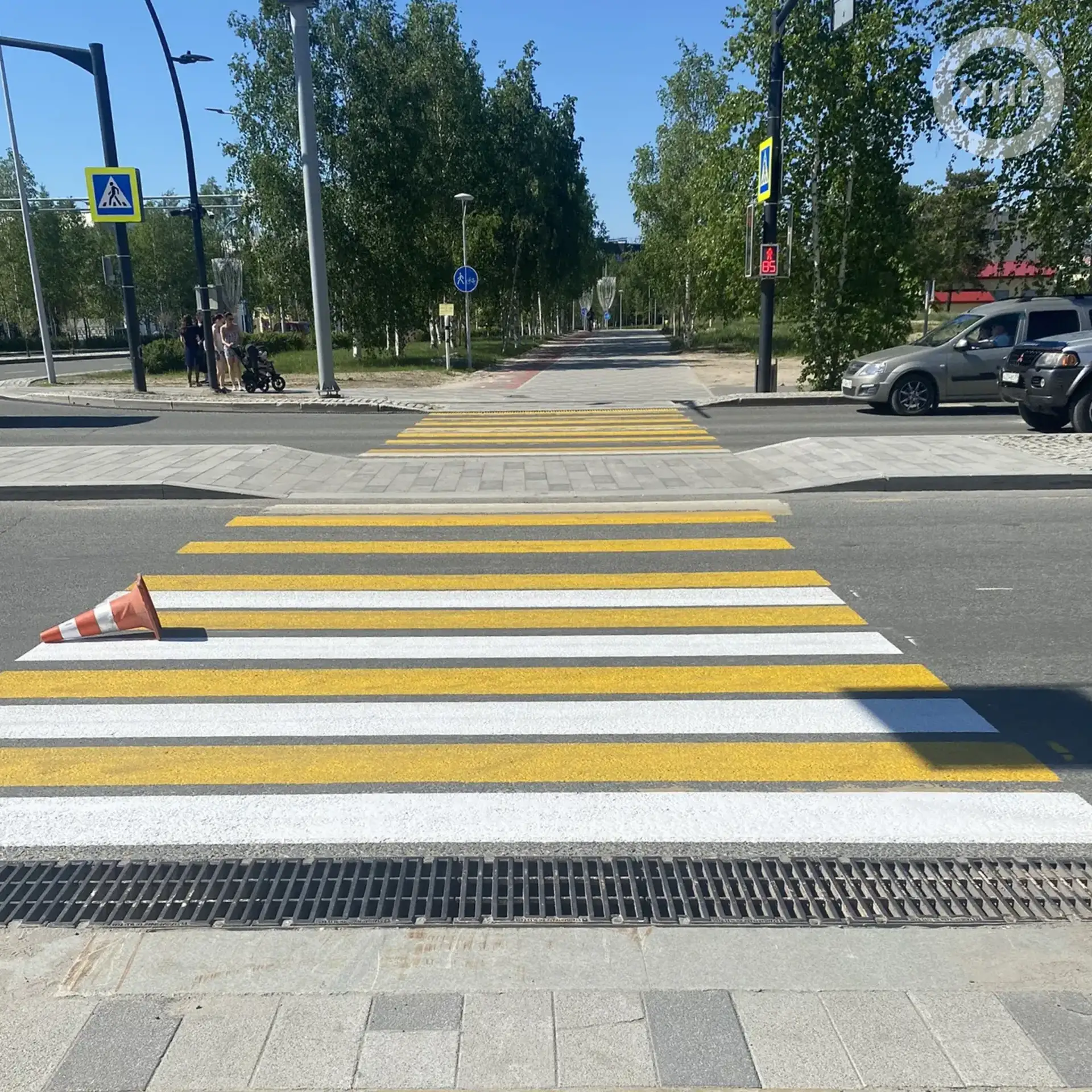 ✅ Дорожники обновляют разметку на дорогах города

Сейчас работы ведутся на перекрёстке улиц Мира и Л
