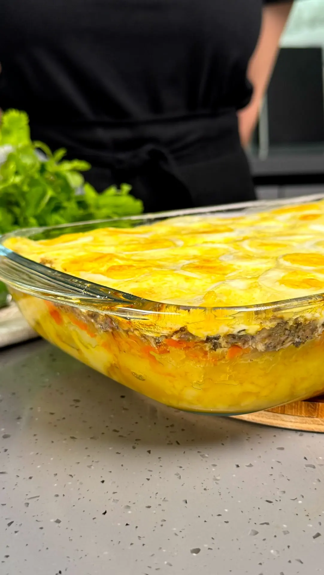 Готовлю лет 10 такую запеканку, потому что вкусная! Подруга научила , «Горячая Мимоза» называется!  