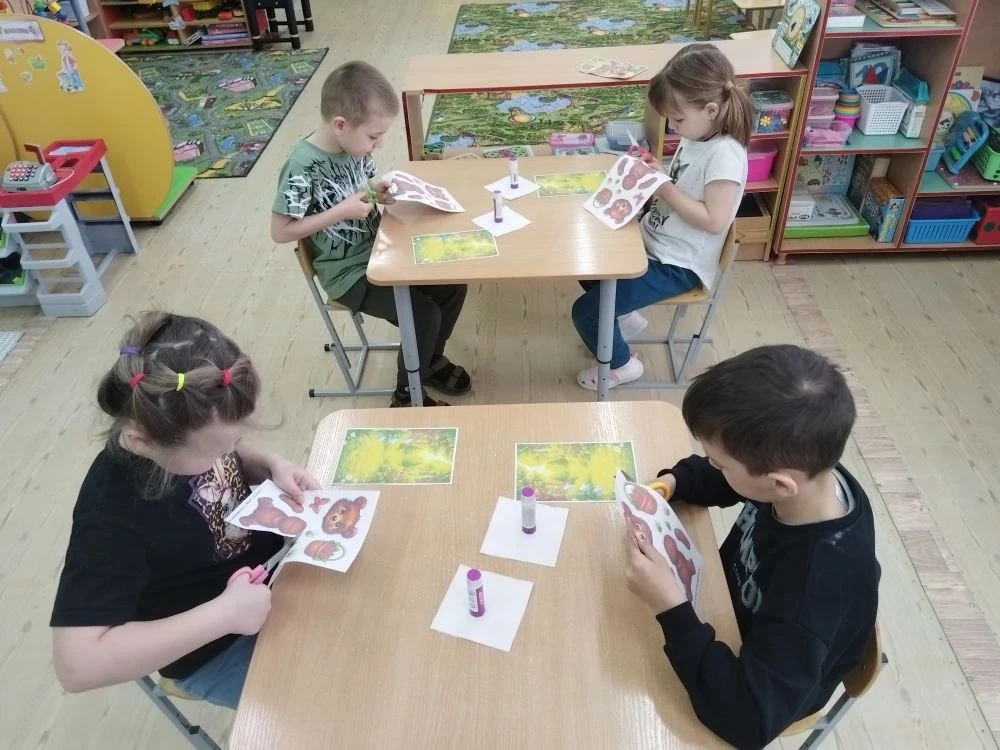 🦸‍♂️🐻 Международный день медведя — с аппликациями от старшей группы!