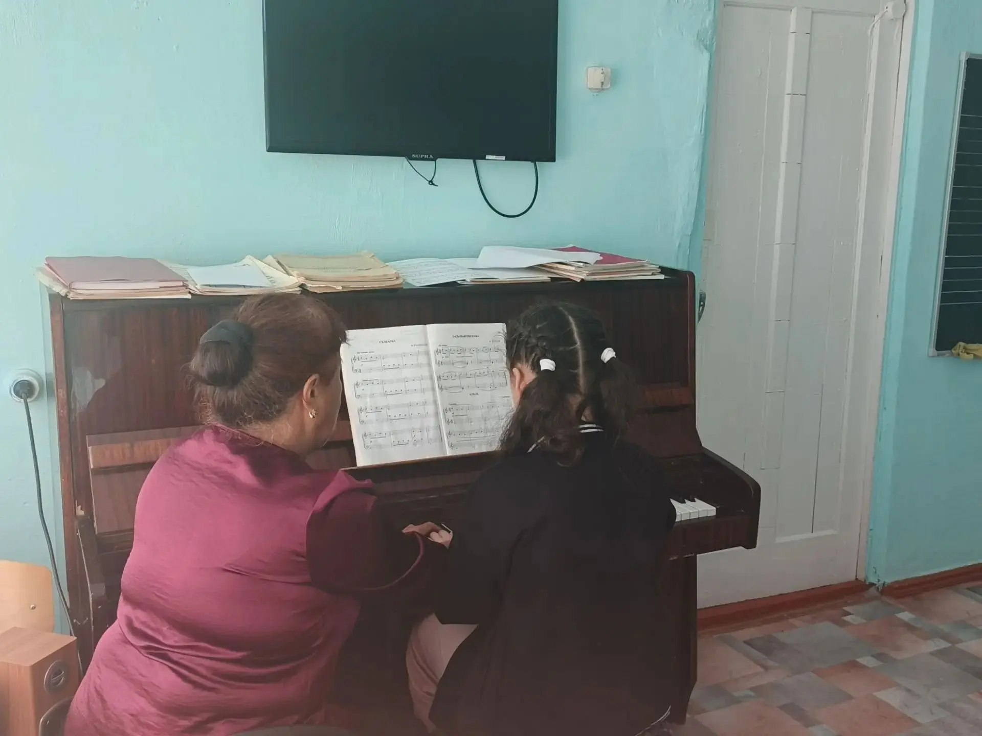 Сегодня прошел открытый урок по общему фортепиано преподавателя Янбаевой Г.Х. и ученице...