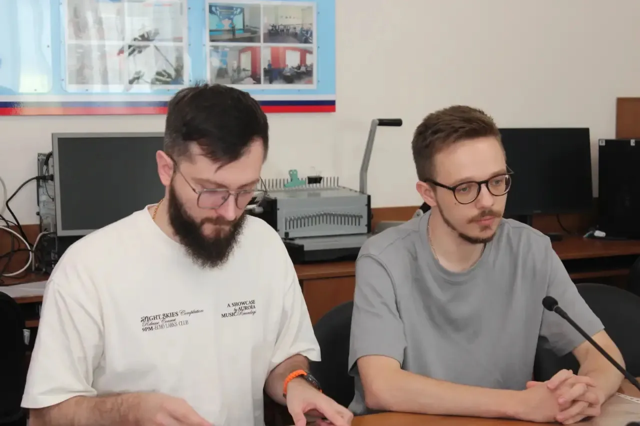 📣Амуризбирком продолжает работу с кандидатами и партиями, которые вступают в избирательную гонку 

