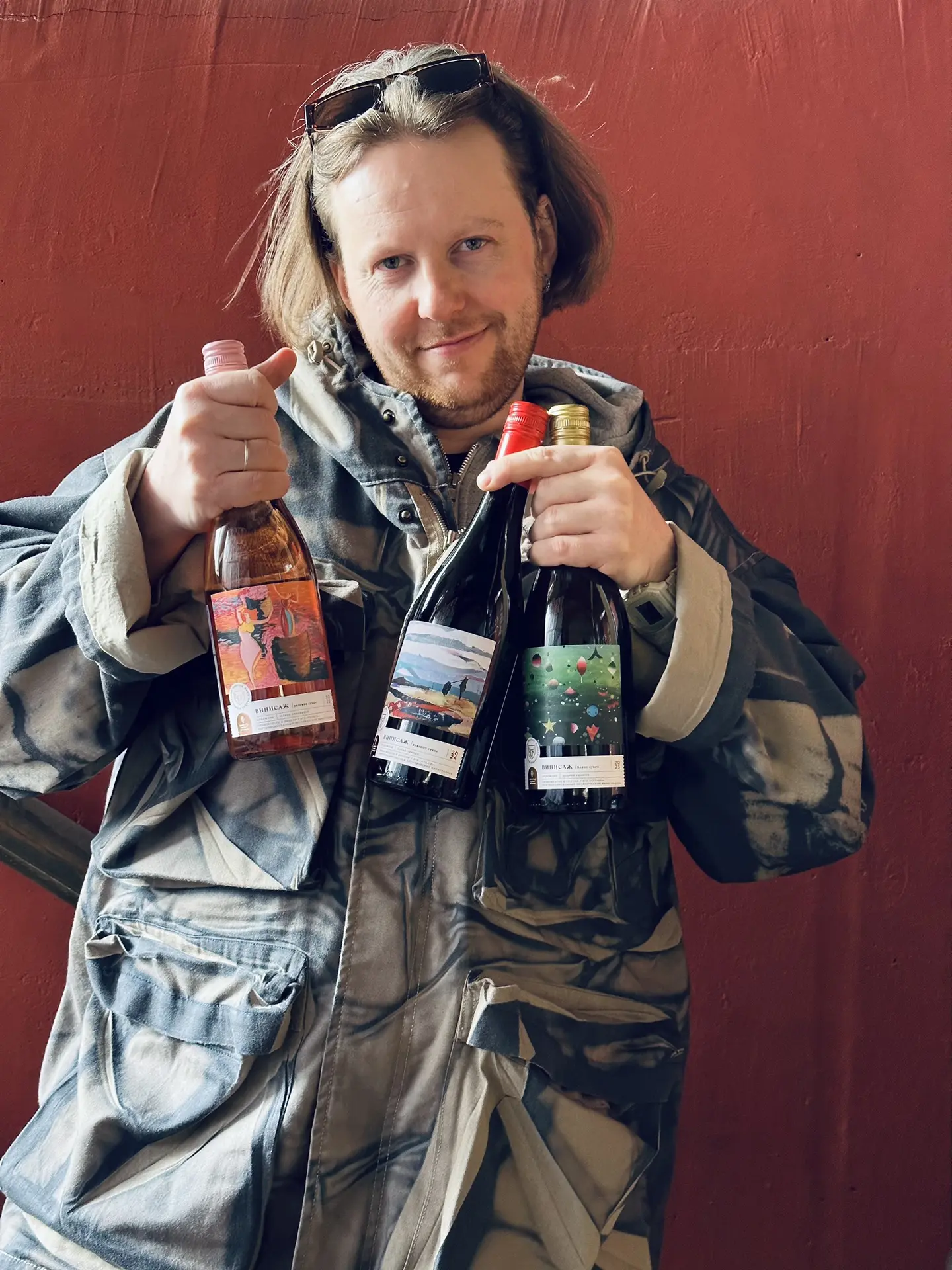 Распаковка чек!

Друзья, держу в руках супер фреш, вина из новой линейки Винисаж от винодельни Бюрнь