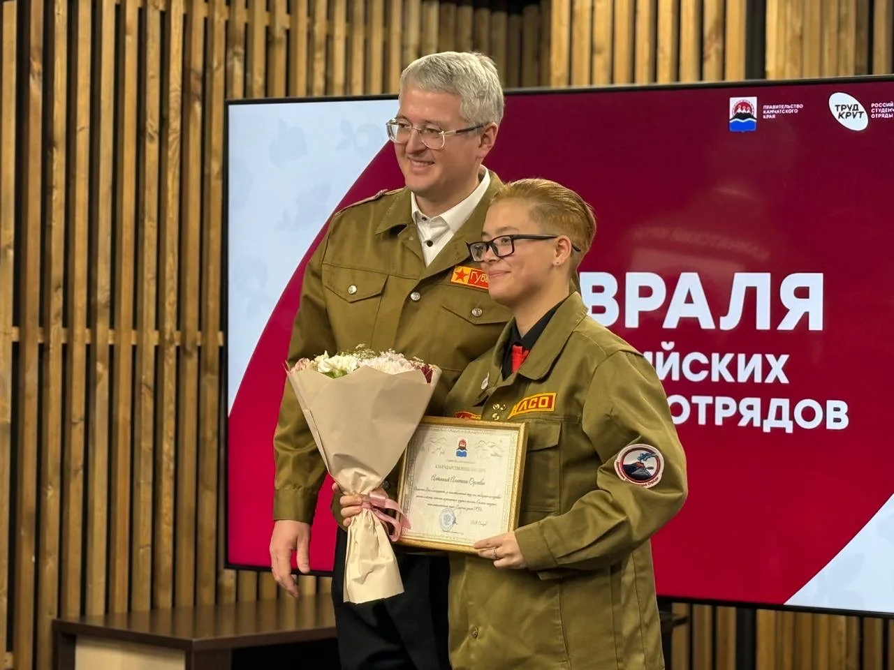 В День российских студенческих отрядов заехал поздравить нашу трудовую молодежь, а также наградить р