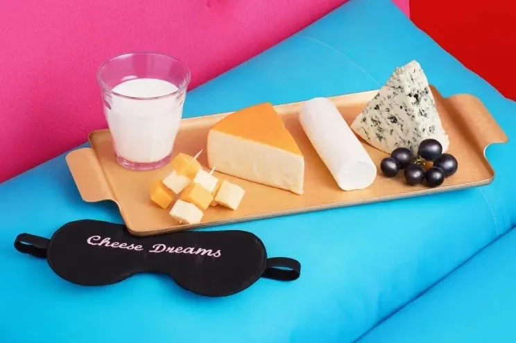 🧀 Сыр перед сном: вкусная таблетка для засыпания или риск для фигуры? Мнение врача

Друзья, кто из 