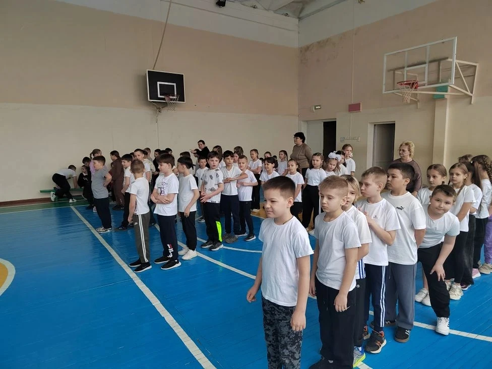 В пятницу в школьном спортивном зале царила особая атмосфера - здесь прошли захватывающие соревнован