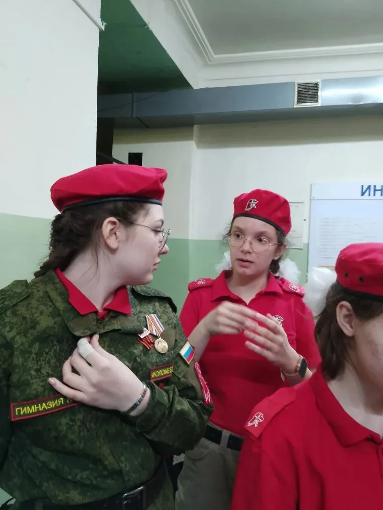 Поздравляем наших девчонок! 5 место среди 16 команд в  городском конкурсе Девушки в погонах. Молодцы