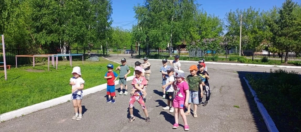 Лето в движении! 🌞🏃‍♂️🏃‍♀️

Лето — это не только солнце и каникулы, но и самое время для активных
