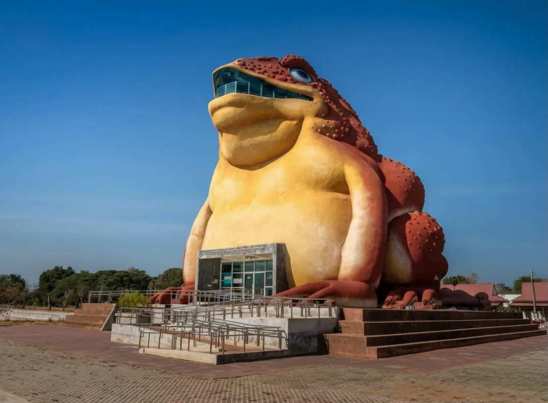 Музей Жабьего Короля в Ясотоне, Таиланд 🇹🇭  🔹 Музей Жабьего Короля или Phraya Khan Khak - необычный 