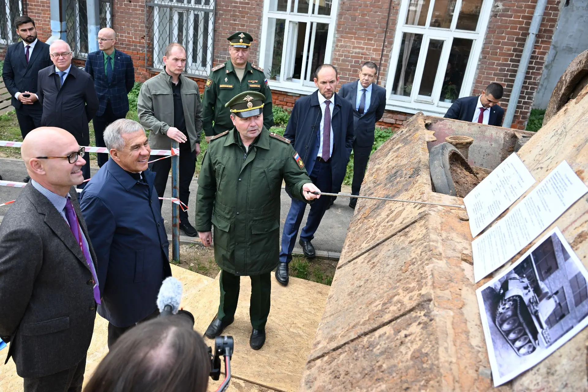Сегодня КНИТУ с рабочим блиц-визитом посетил Раис Татарстана. Рустам Нургалиевич осмотр...