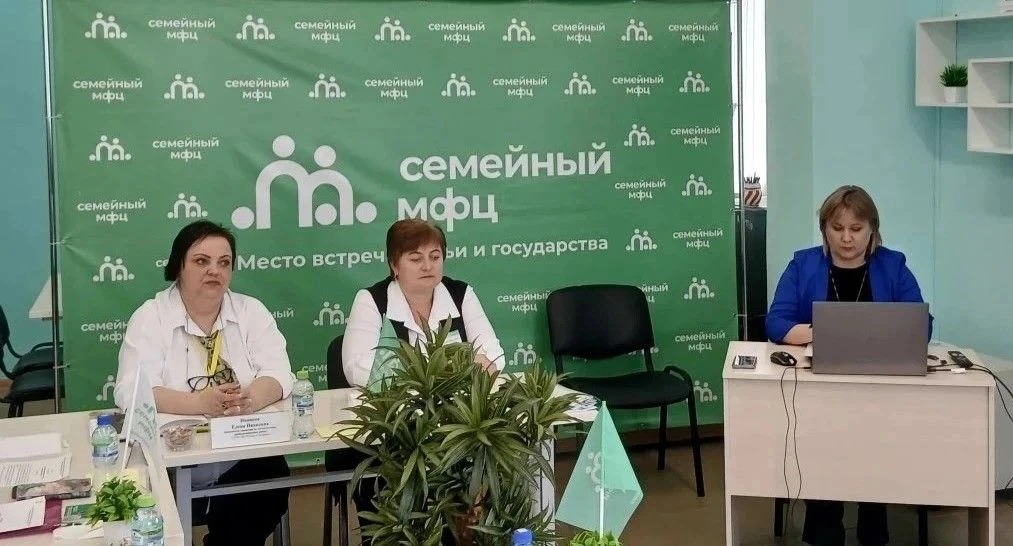 💭Десногорские психологи обсудили снижение экзаменационной тревожности у школьников   ✅На базе семейн