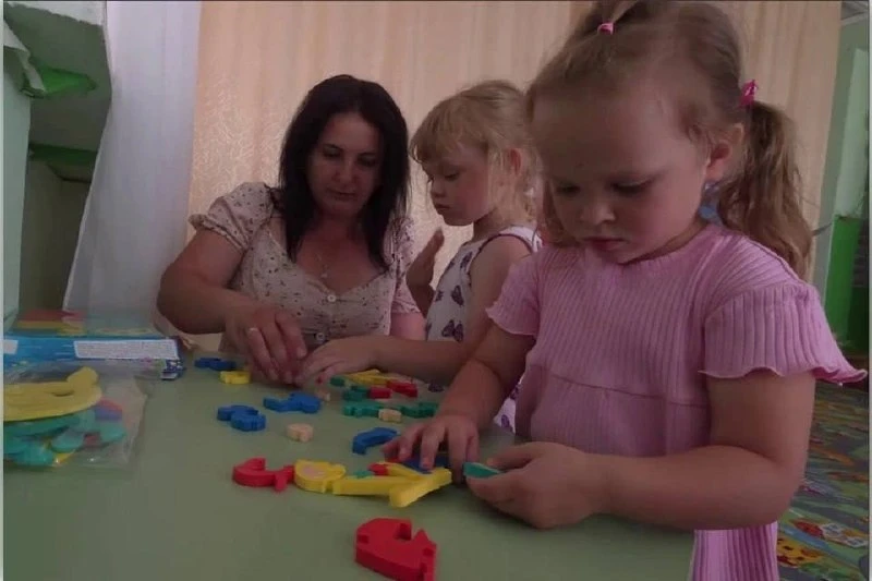 🧸 Четыре детских сада Запорожской области получили более 440 развивающих наборов из Рязанской облас