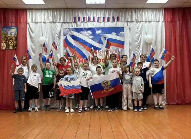 В аткарском селе ко Дню России для детей прошёл познавательный час
11 июня сотрудники сельского дома