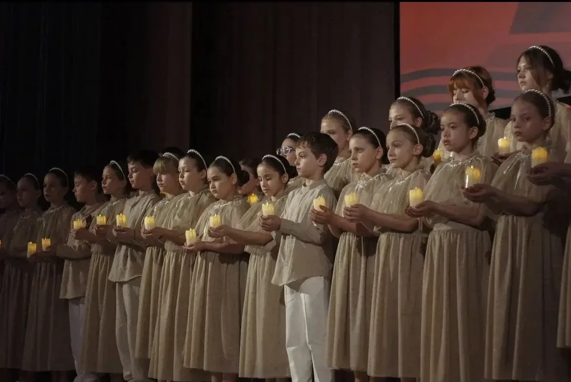 🎶 В сердце каждого из нас звучит Победа! 🕊️  В нашей школе прошел праздничный концерт, посвященный в