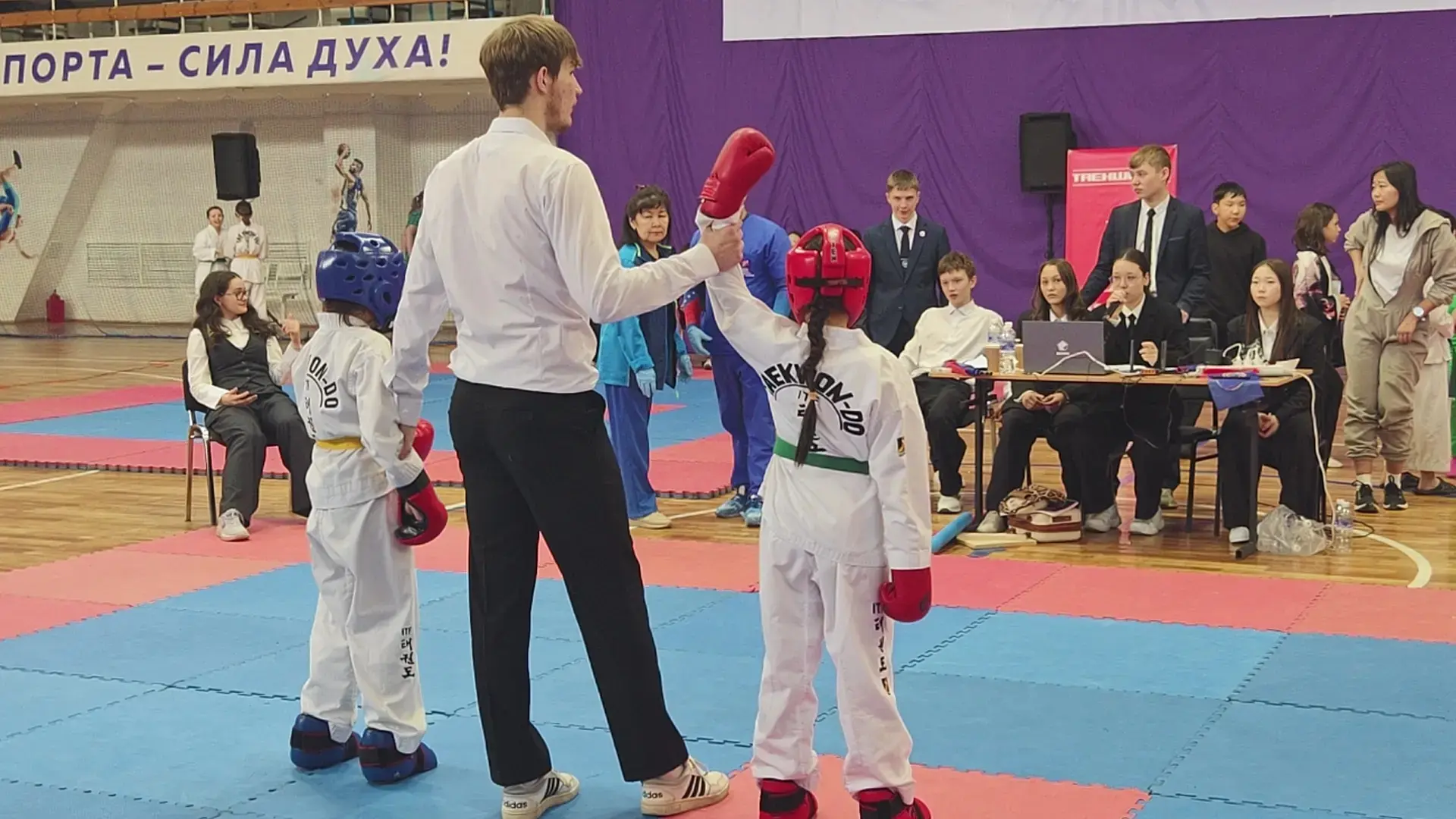 ✊🥋🏆14 марта в субботу в КСК ЗММК прошло Первенство города Улан-Удэ по тхэквондо ИТФ, посвящённое пам