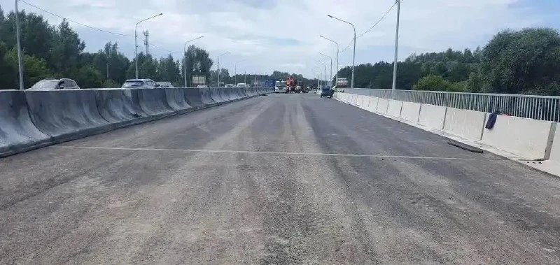 Раньше срока отремонтировали мост через Лосиху.