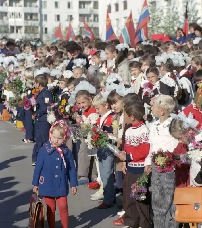 1 сентября в школе №8 города Тынды. Амурская область. 1984 🍁
