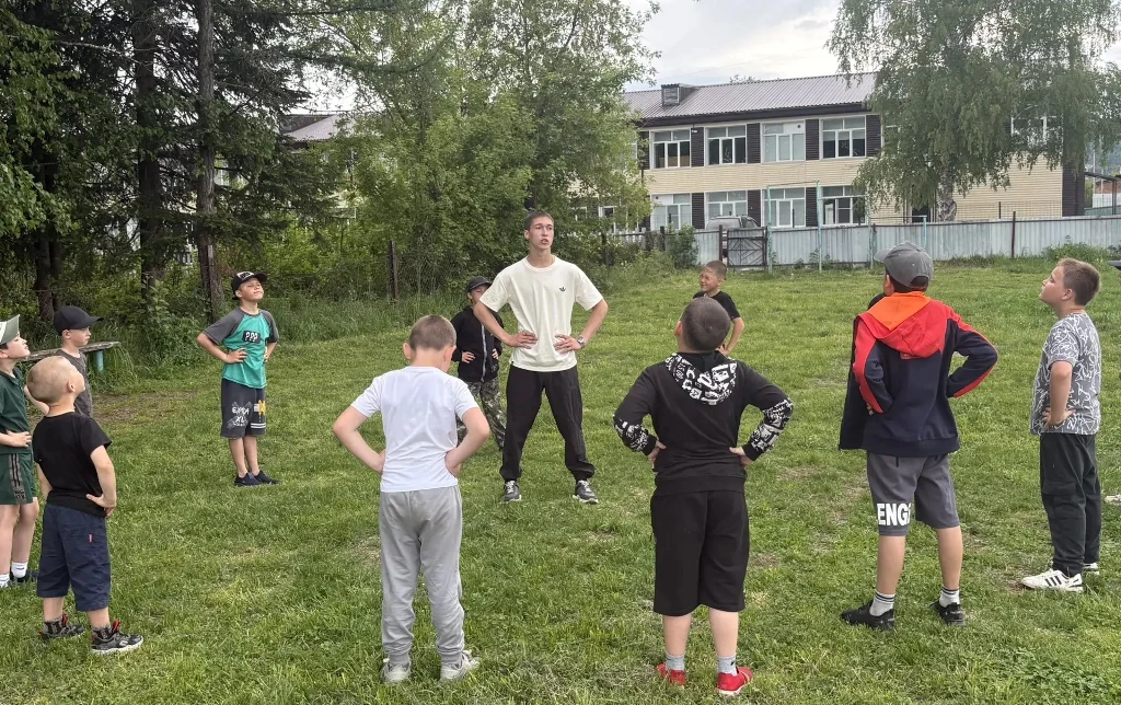 🤸‍♂️ Спорт, здоровье и эмоции: студенты колледжа делают каникулы детей активными

В период летних к