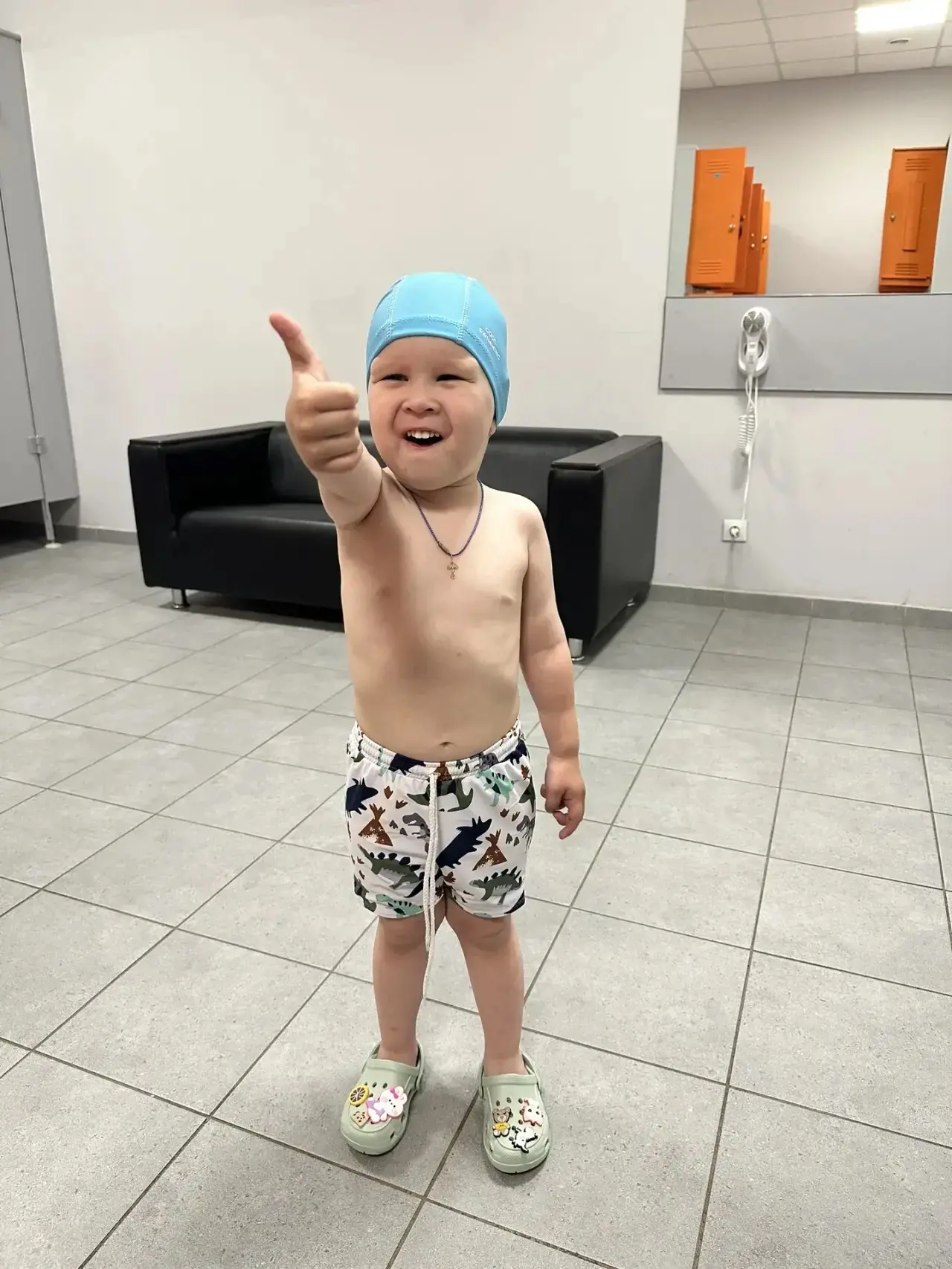 У Матвея сегодня было первое пробное занятие в бассейне 💦

Человек довольныыыый 😄 будет ходить теп