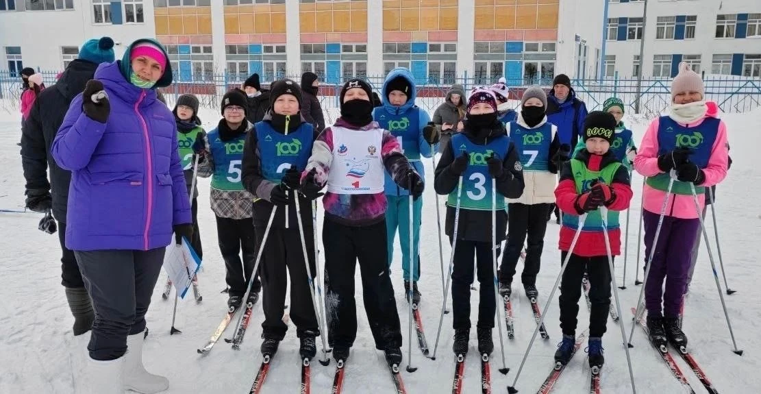 Наши младшие — снова лучшие! 🏆❄  Сборная начальной школы заняла 1 место по лыжным гонкам на Спартаки