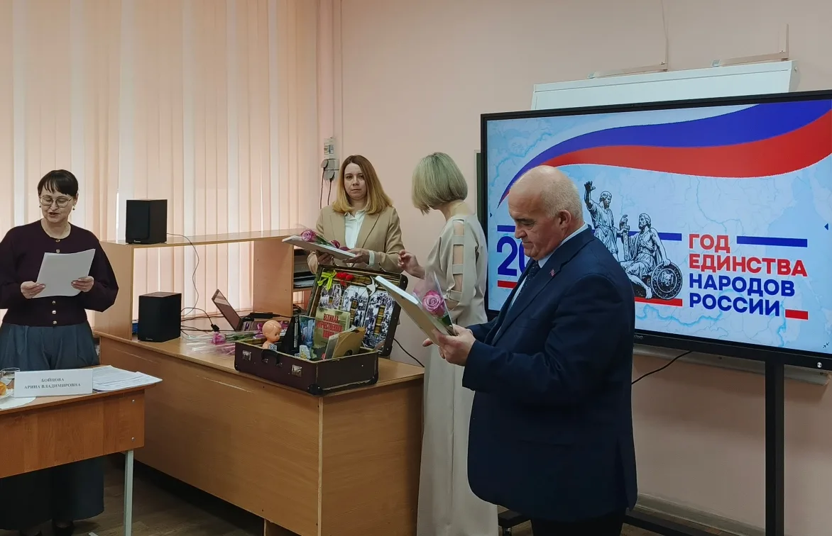 27 февраля наш лицей посетил губернатор Костромской области Сергей Константинович Ситников!  🙌 В рам