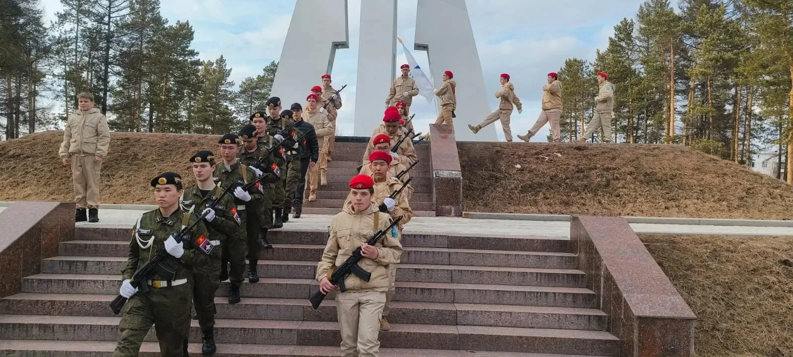 🇷🇺 Лучшие Юнармейцы Нерюнгринского района удостоились чести нести почётный караул.
