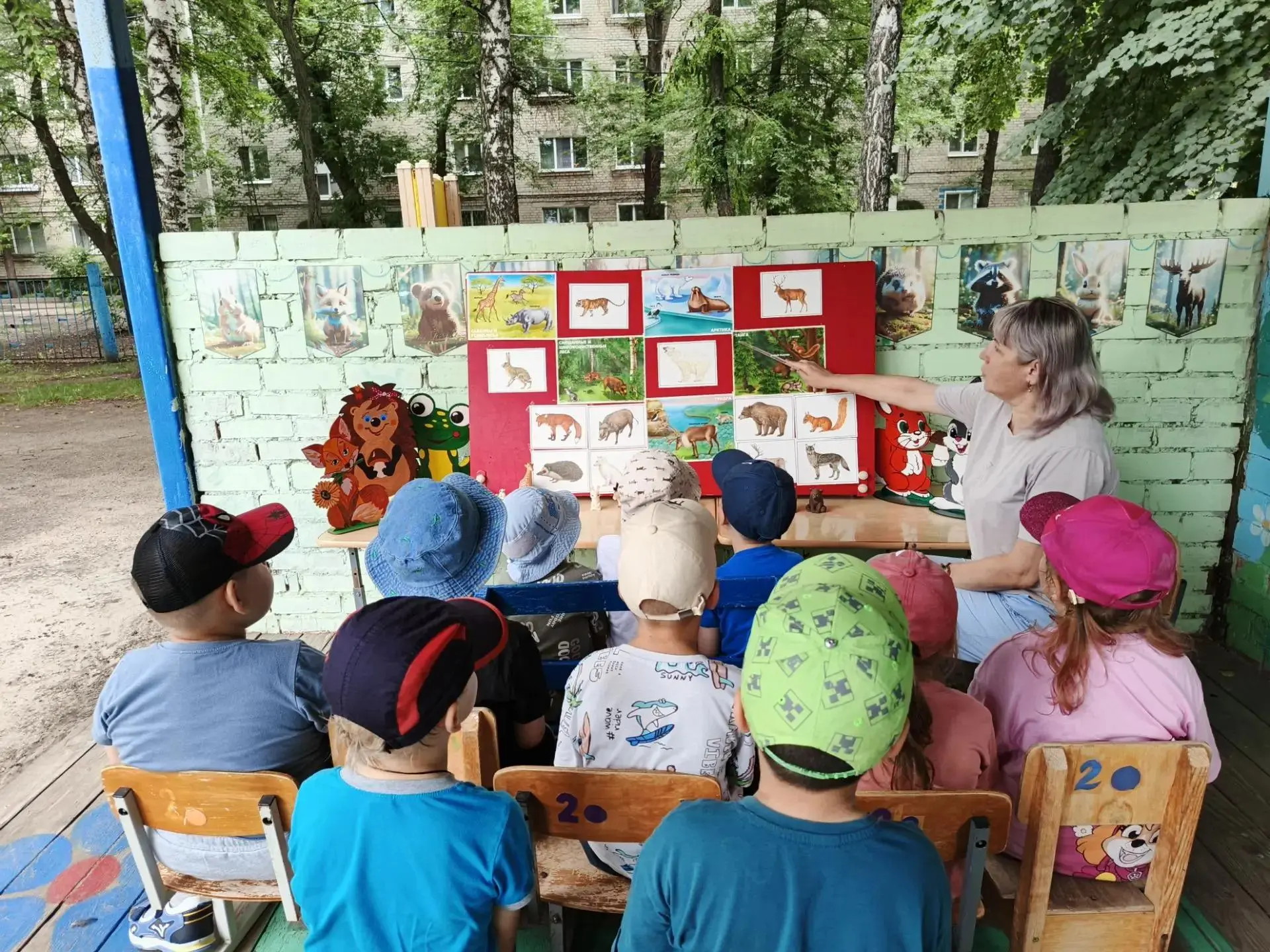 Сегодня в детском саду День животных.Ребят знакомили с животными.