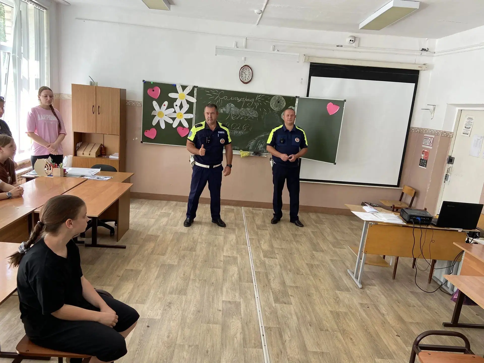 «В единстве наша сила»
Одиннадцатый день в пришкольном лагере «Солнцеград» прошёл под мощным и объед