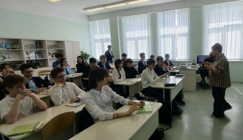 📣 Готовьтесь к ОГЭ без стресса! Педагоги‑психологи нашего лицея провели важную встречу с девятикласс