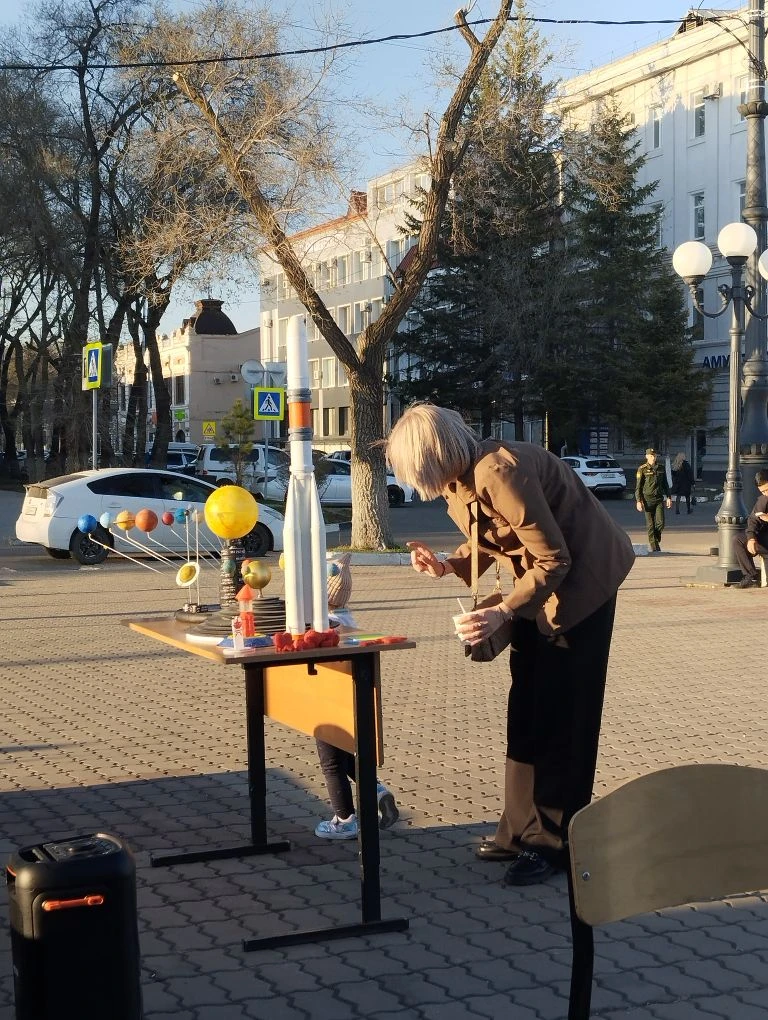 🌞 Прекрасный день на городской набережной!  Сегодня на набережной царит отличная погода, и мы с радо