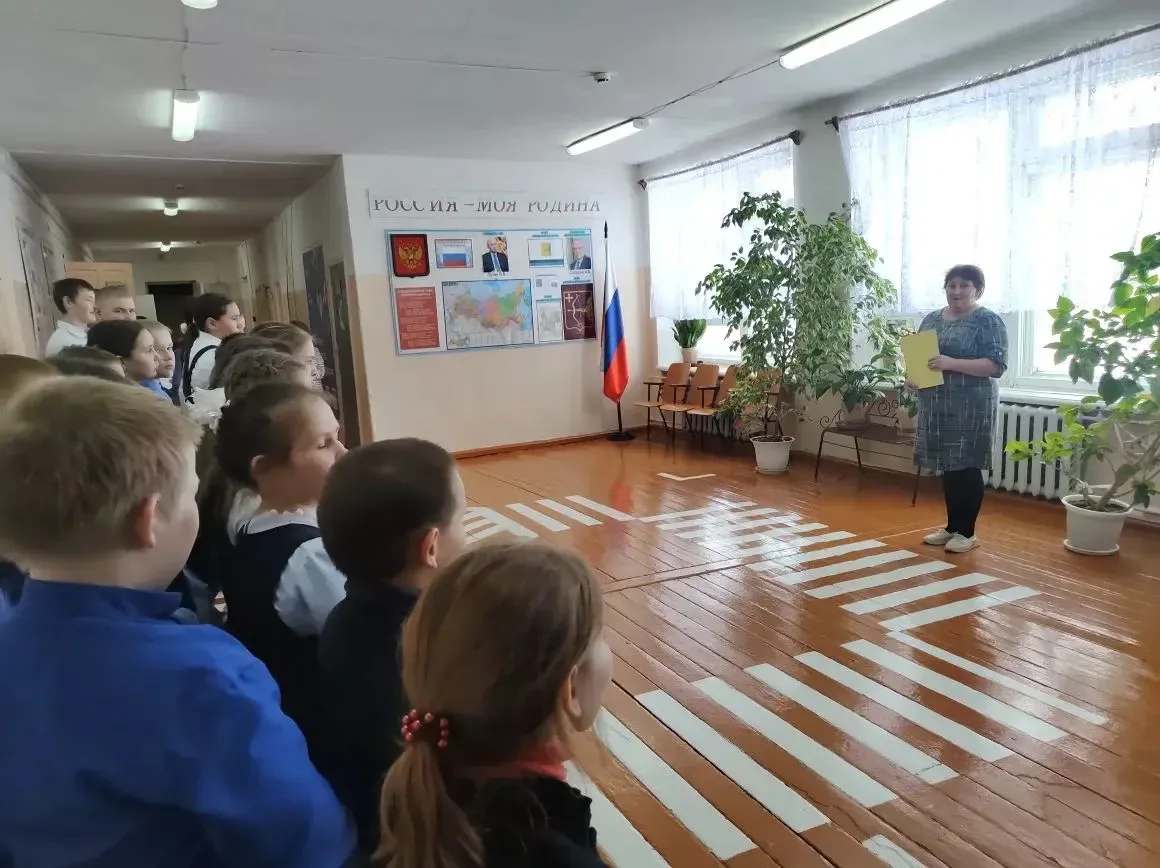 Вчера в нашей школе состоялось важное событие — большая линейка, на которой подвели ито...